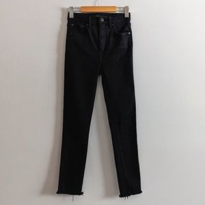 Aritzia Denim Forum The Lola High Rise Skinny Crop Raw Hem, Black, 25
